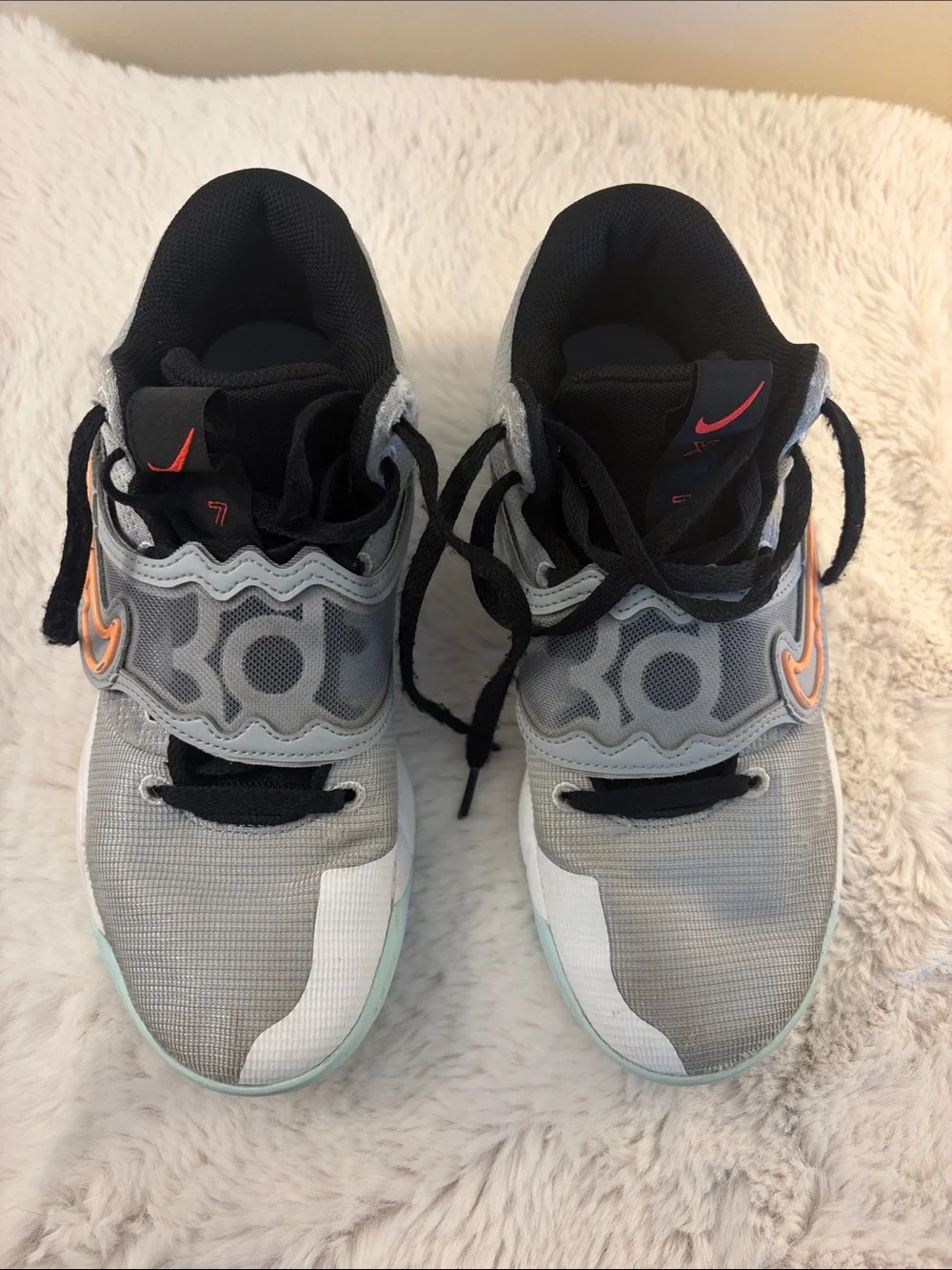 Nike Kevin Durant KD Trey 5 X Wolf Grey Volt Mens Size 8.5 Very Good With Box